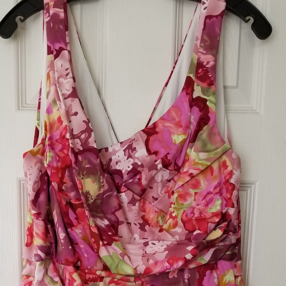 Suzi Chin floral fittes dress with ruching